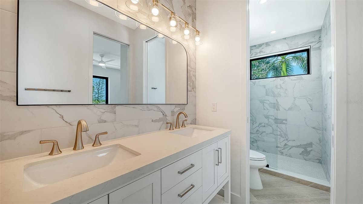 2908 AVENUE B — photo 22 of 54