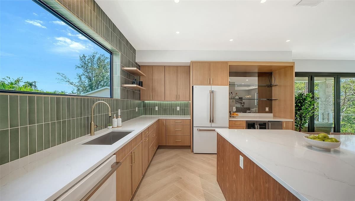 2908 AVENUE B — photo 14 of 54