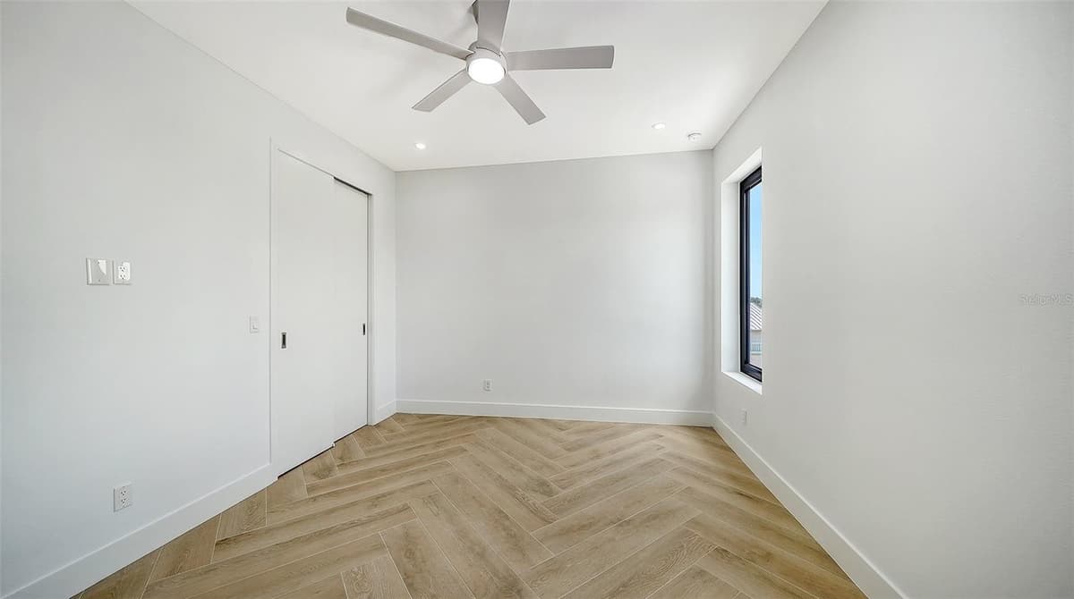 2908 AVENUE B — photo 24 of 54