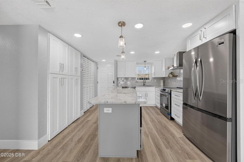 3131 RIDGEWOOD AVENUE — photo 3 of 23