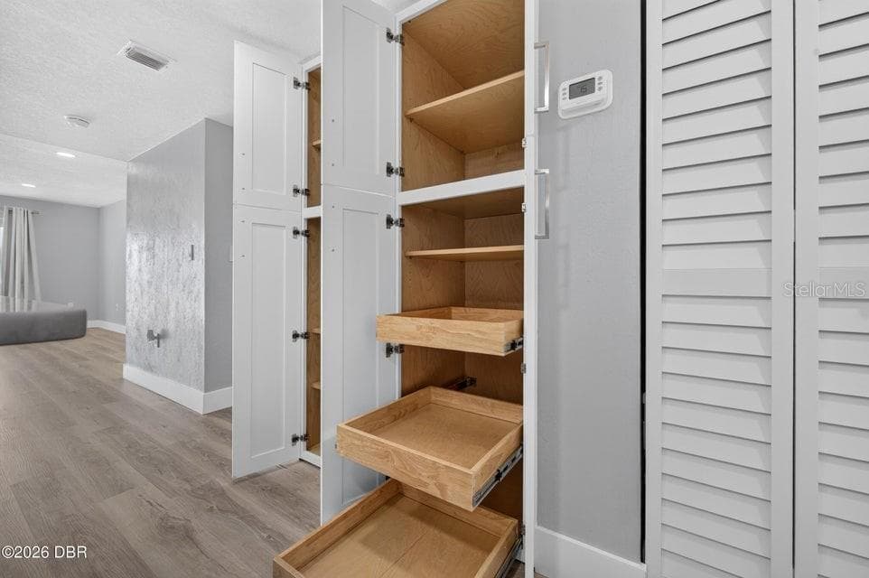 3131 RIDGEWOOD AVENUE — photo 5 of 23
