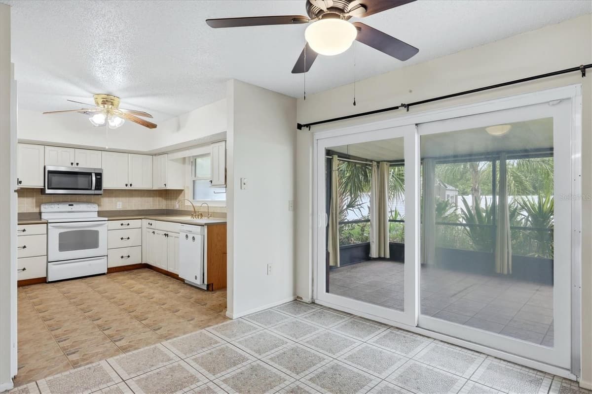 7067 NATALIE STREET — photo 10 of 32