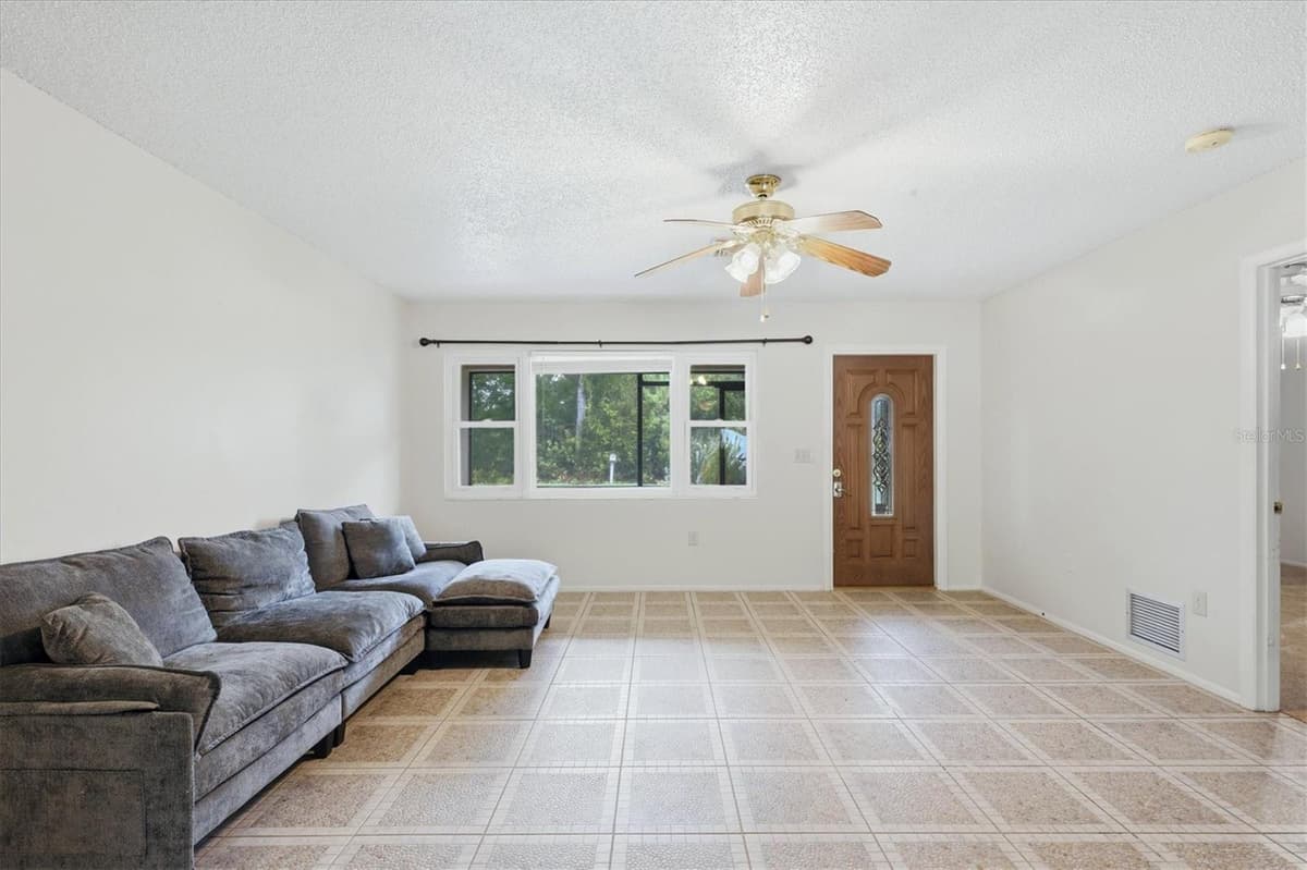 7067 NATALIE STREET — photo 5 of 32