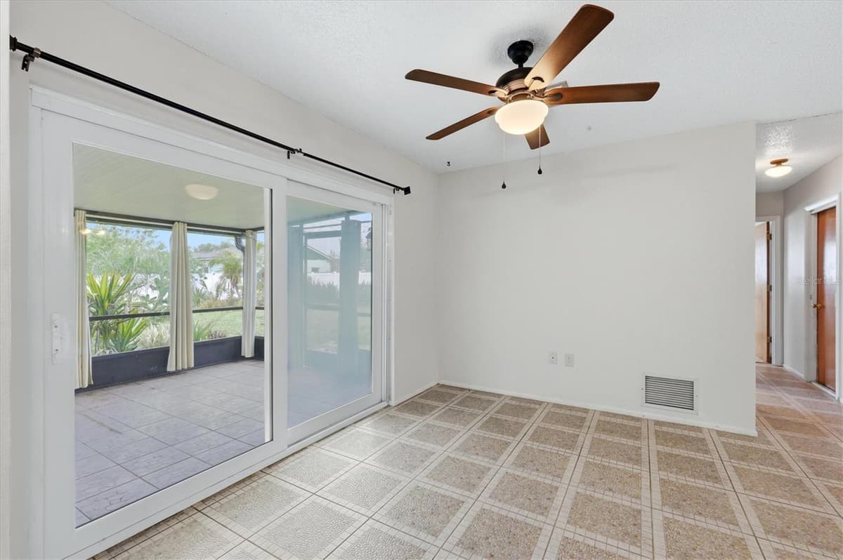 7067 NATALIE STREET — photo 12 of 32