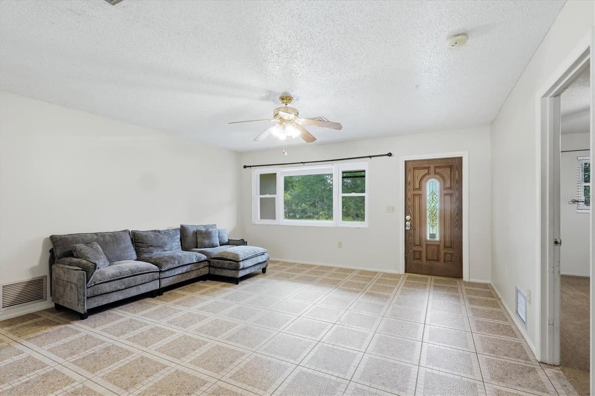 7067 NATALIE STREET — photo 6 of 32