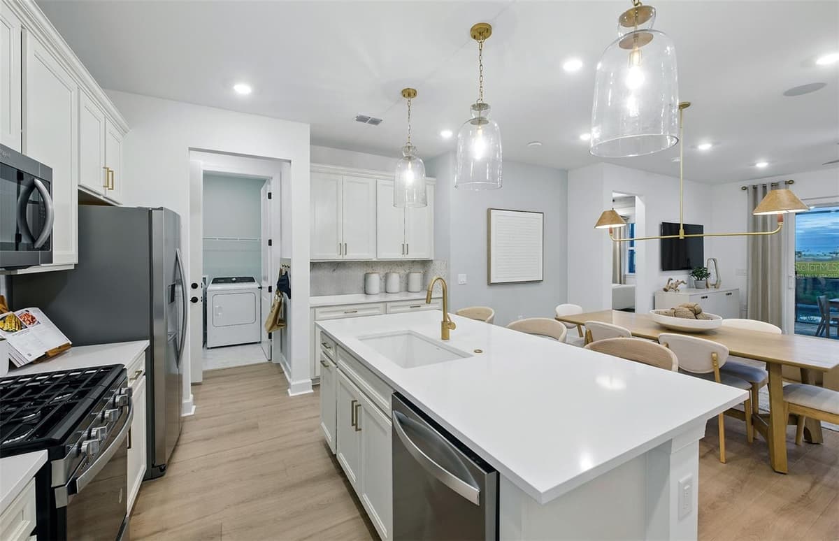 84 LAKE MANATEE DRIVE — photo 3 of 15