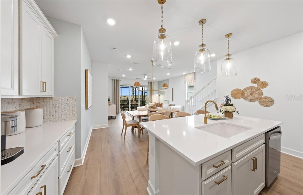 84 LAKE MANATEE DRIVE — photo 4 of 15
