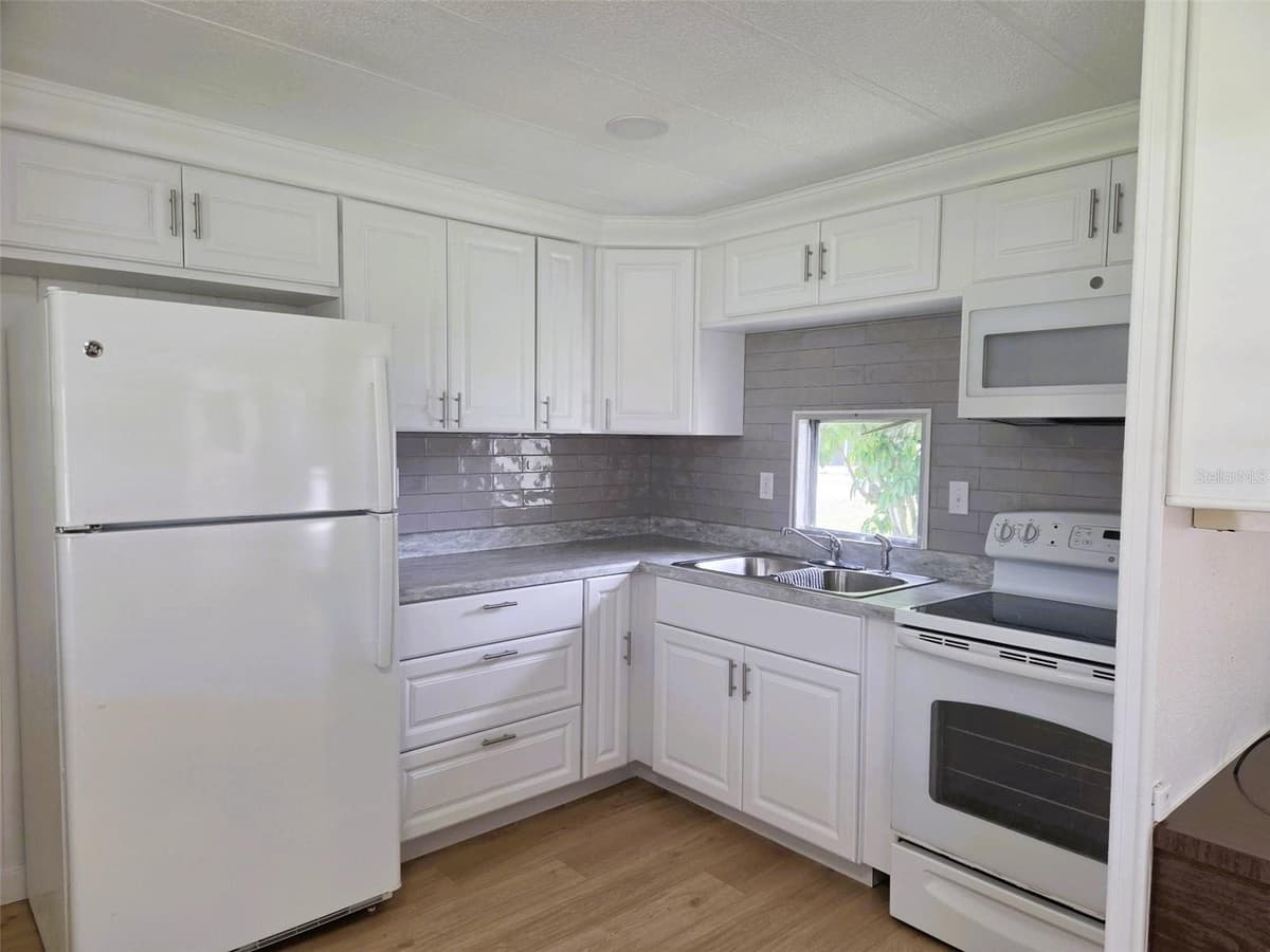 3415 SPANISH OAK TERRACE — photo 10 of 21