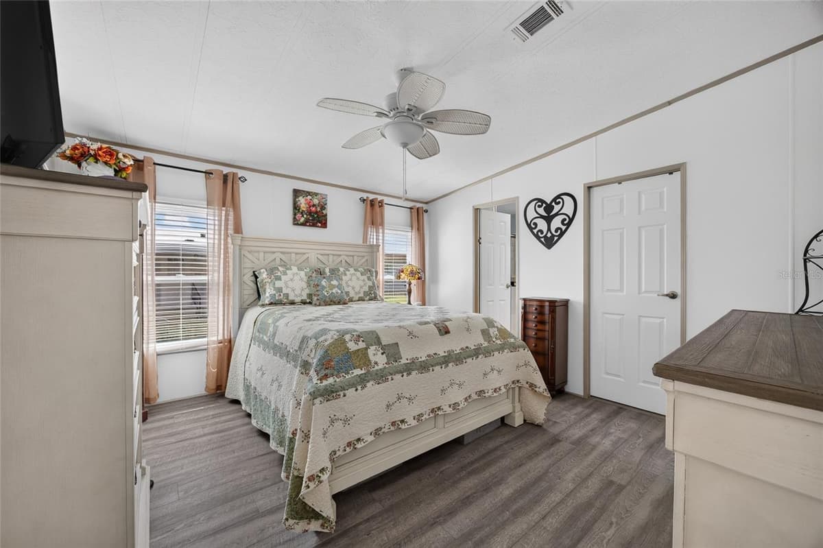 503 LA PLAYA CIRCLE — photo 19 of 37