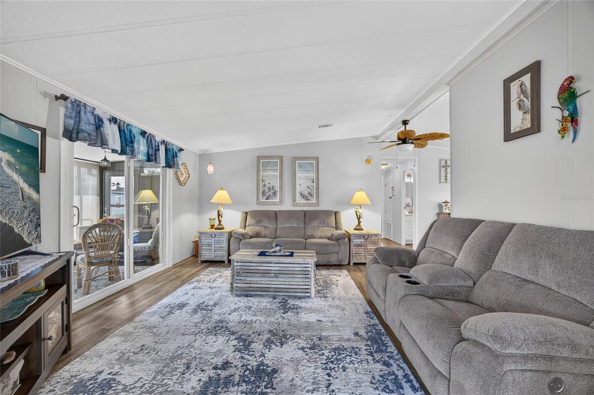 503 LA PLAYA CIRCLE — photo 12 of 37