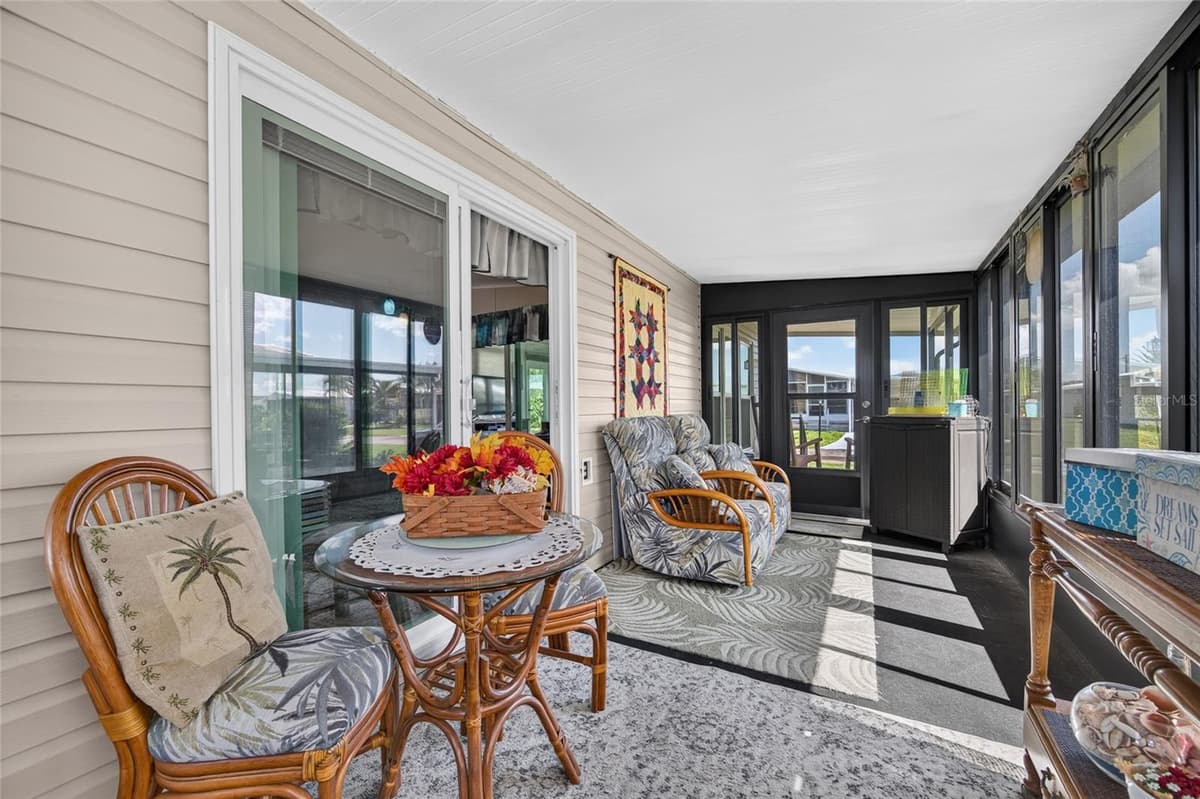503 LA PLAYA CIRCLE — photo 17 of 37