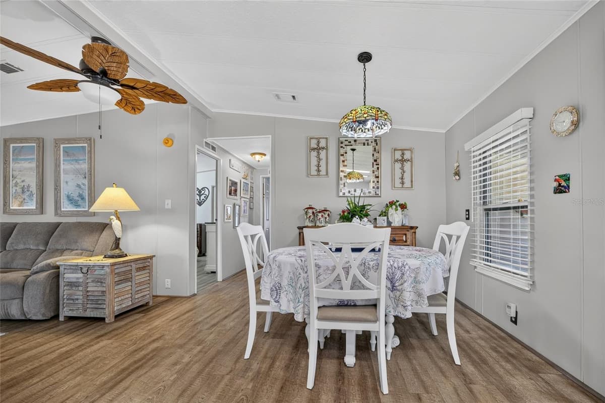 503 LA PLAYA CIRCLE — photo 4 of 37