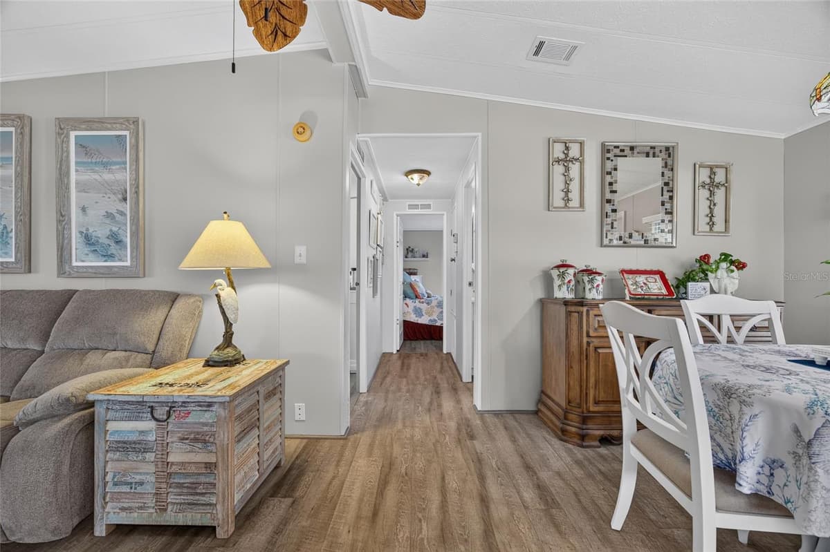 503 LA PLAYA CIRCLE — photo 13 of 37