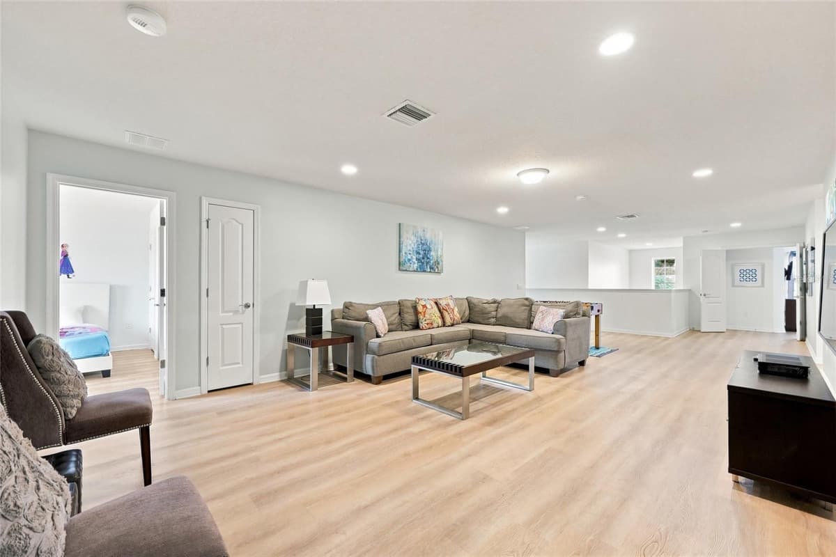 1610 LIMA AVENUE — photo 35 of 79