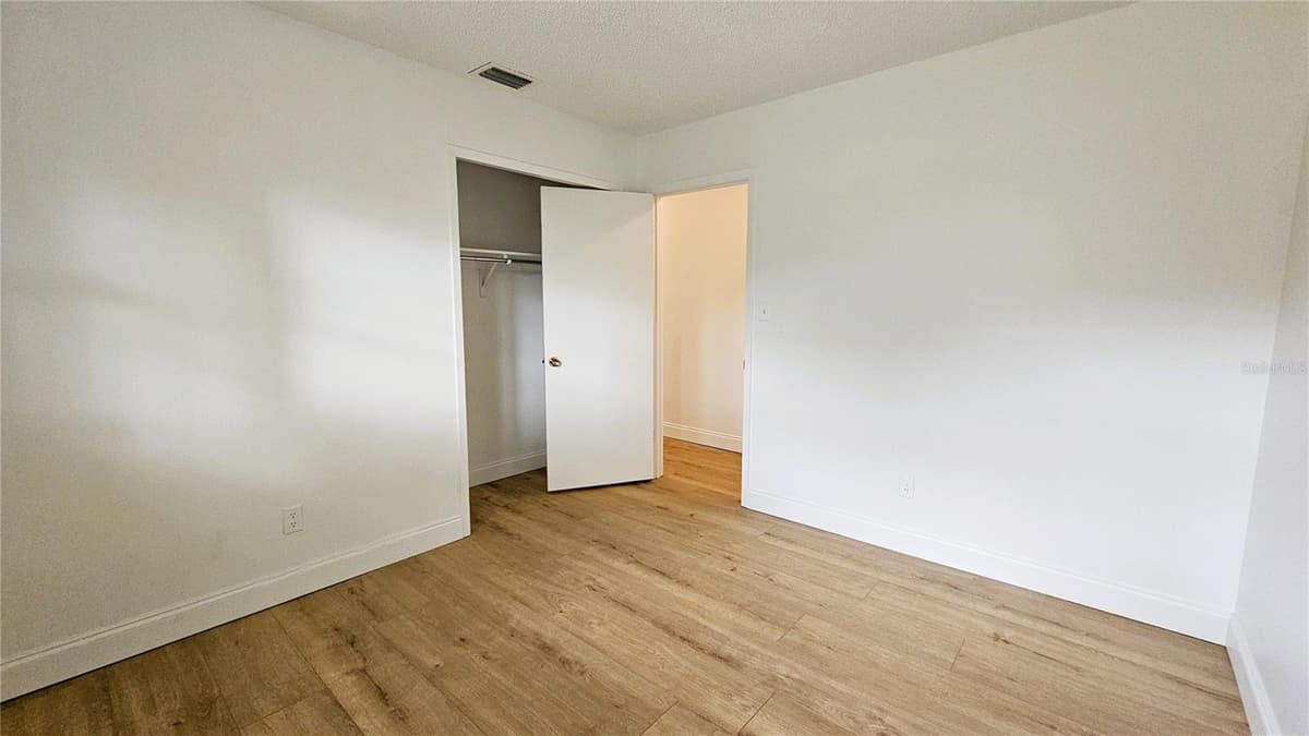 410 BROADVIEW AVENUE — photo 21 of 45