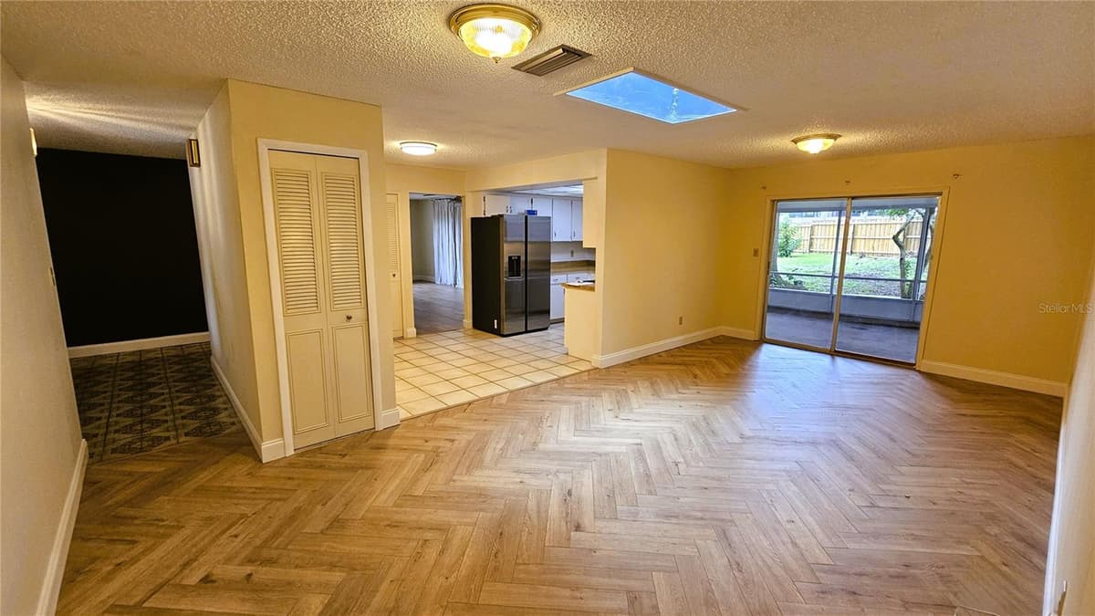410 BROADVIEW AVENUE — photo 10 of 45