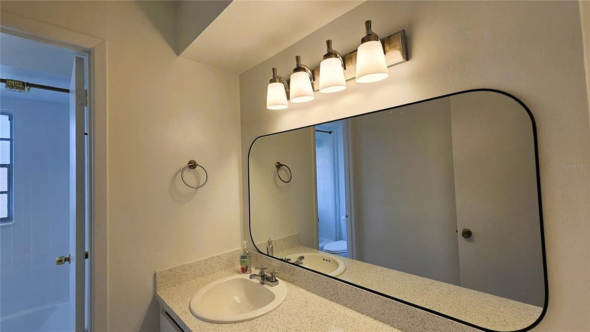410 BROADVIEW AVENUE — photo 28 of 45