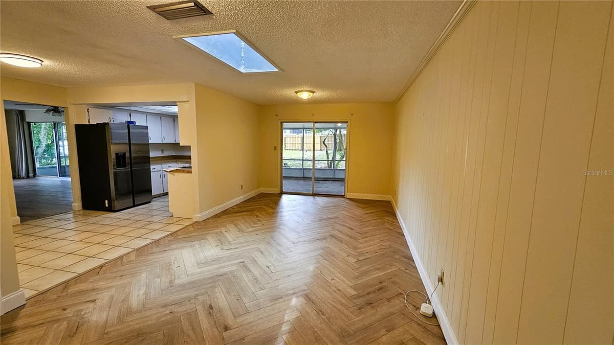 410 BROADVIEW AVENUE — photo 11 of 45