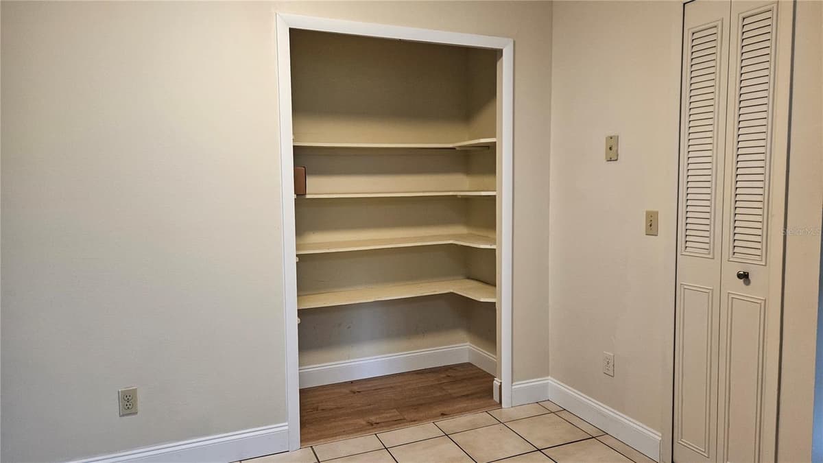 410 BROADVIEW AVENUE — photo 16 of 45