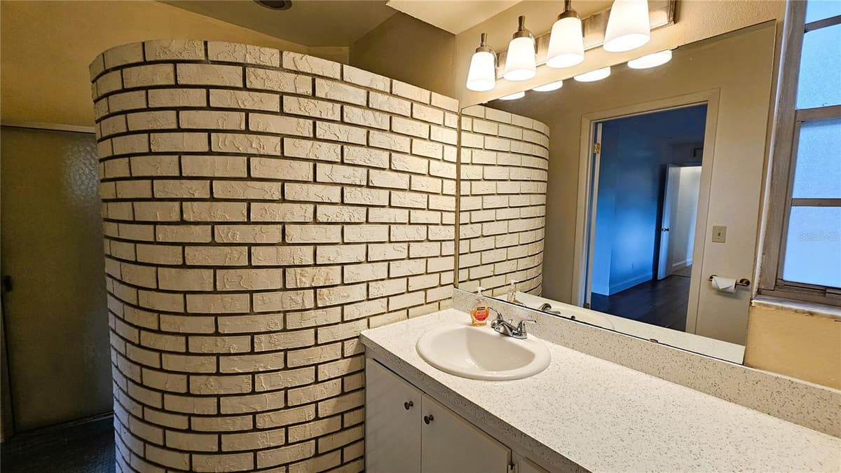 410 BROADVIEW AVENUE — photo 35 of 45