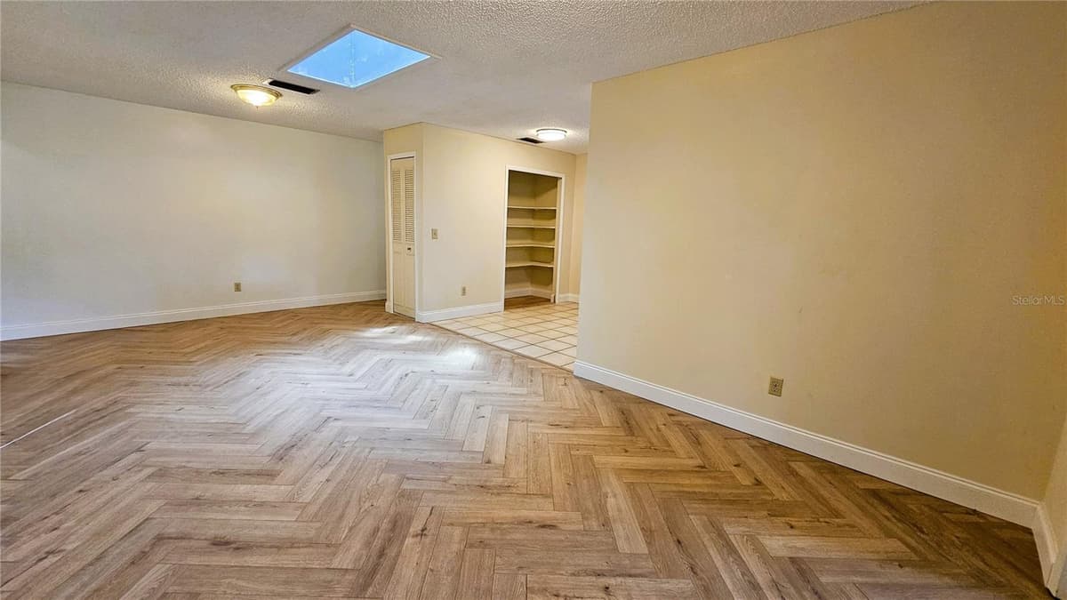 410 BROADVIEW AVENUE — photo 12 of 45