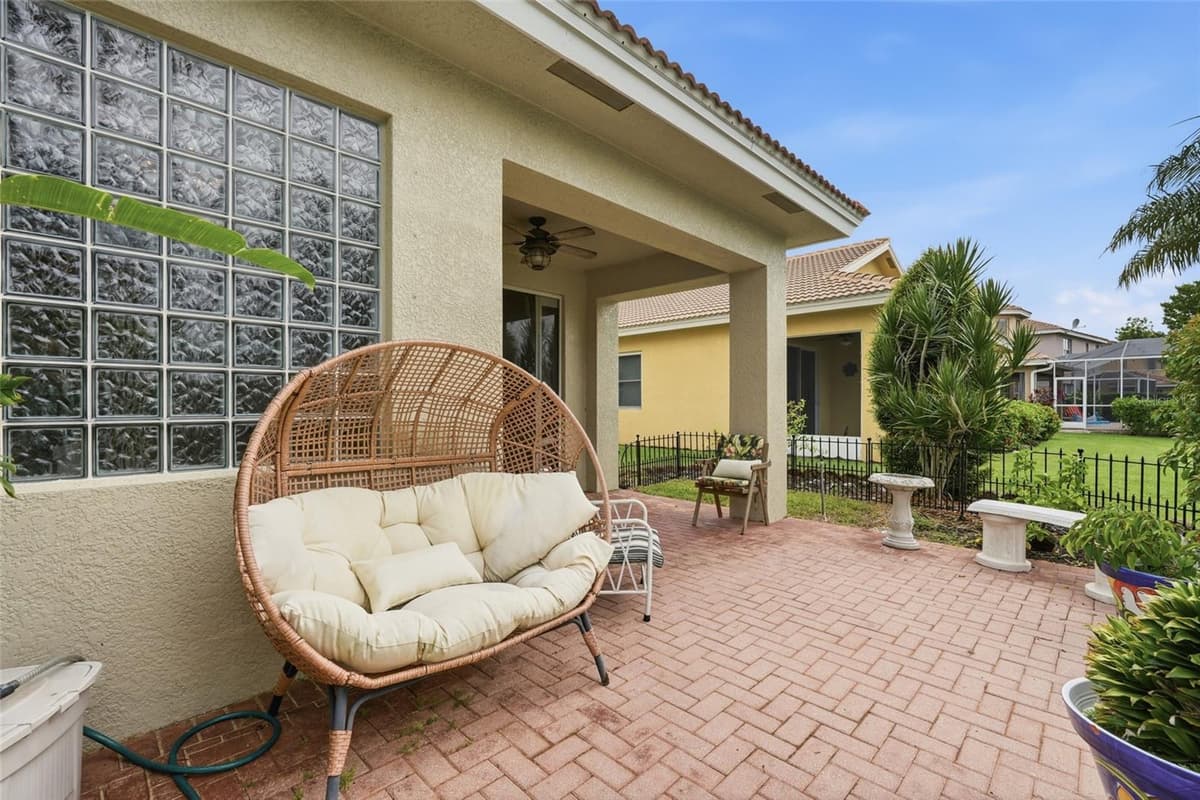 3565 MALAGROTTA CIRCLE — photo 2 of 54