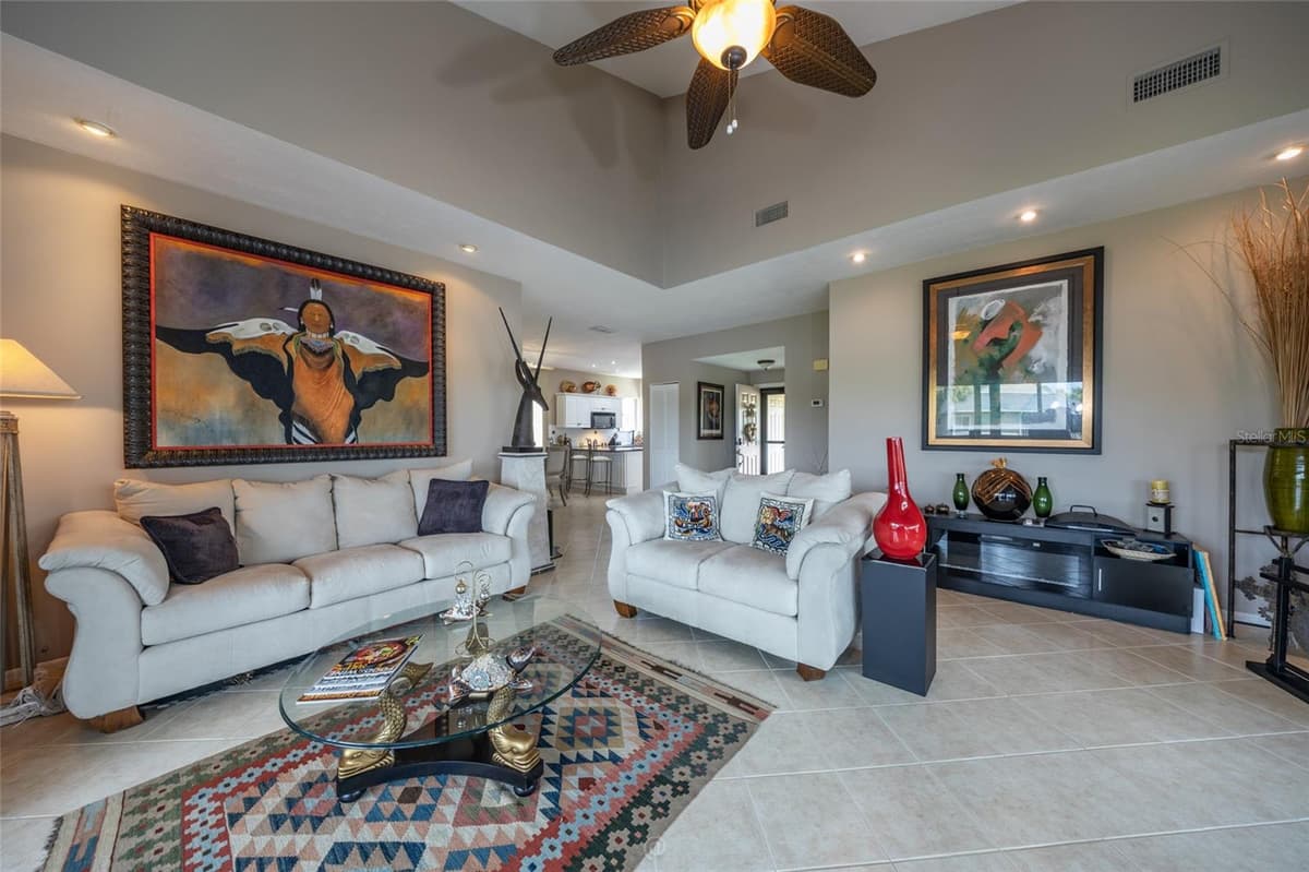 11 MAGNOLIA DRIVE — photo 4 of 32
