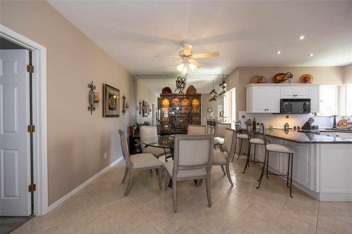 11 MAGNOLIA DRIVE — photo 6 of 32
