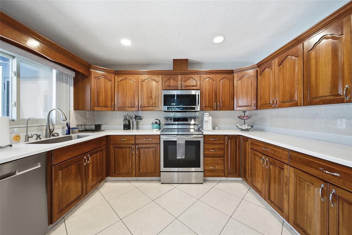 1403 GARDEN AVENUE — photo 15 of 48