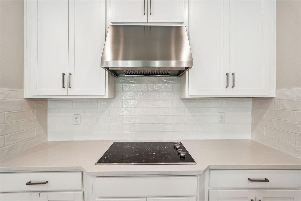 7028 FOXBORO WAY — photo 12 of 47
