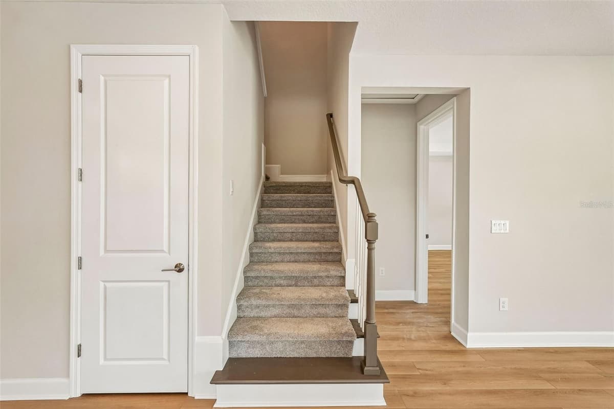 7028 FOXBORO WAY — photo 9 of 47