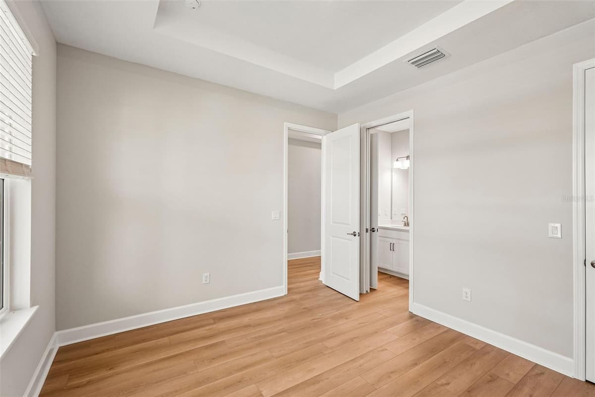 7028 FOXBORO WAY — photo 13 of 47