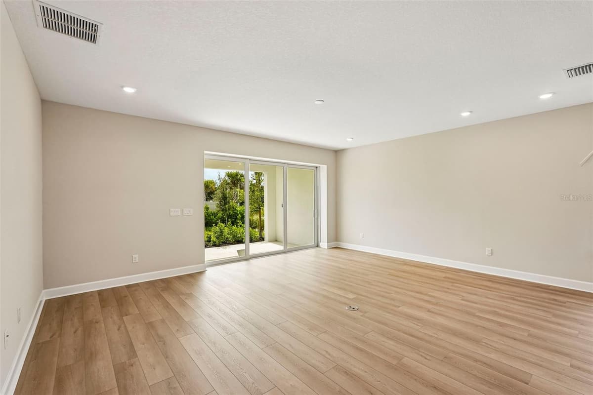 7028 FOXBORO WAY — photo 23 of 47