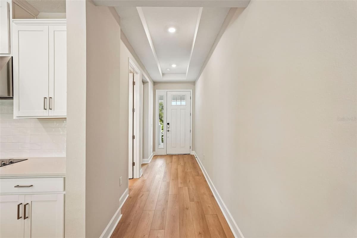 7028 FOXBORO WAY — photo 8 of 47
