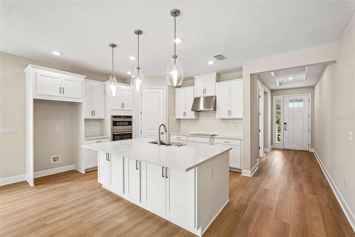 7028 FOXBORO WAY — photo 3 of 47