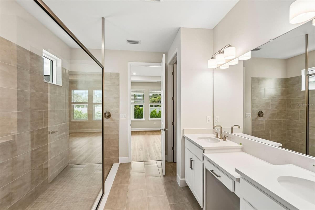7028 FOXBORO WAY — photo 5 of 47