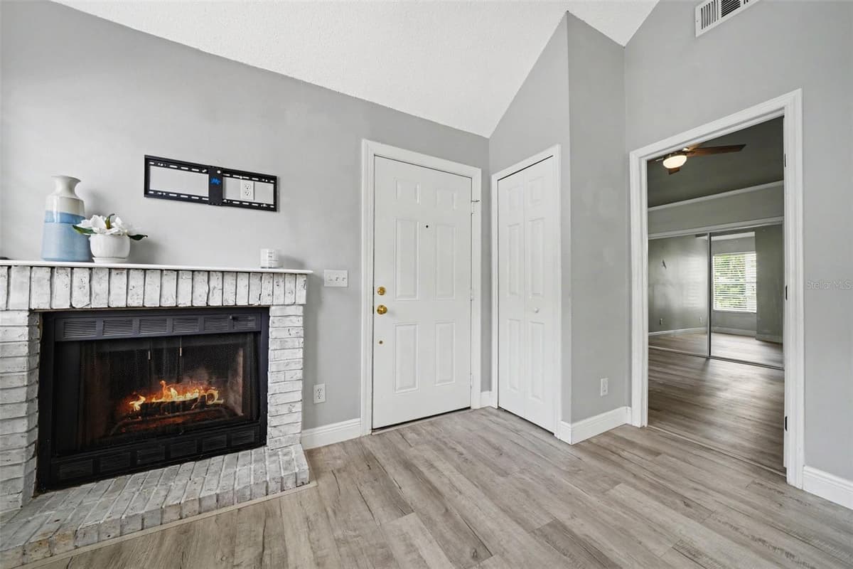 610 COLORADO PLACE — photo 15 of 27