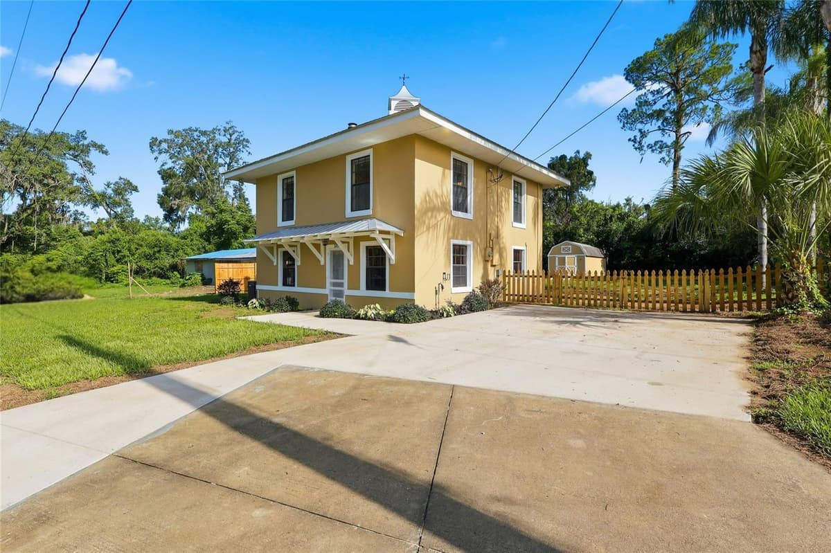 37715 DIXIE AVENUE — photo 3 of 27