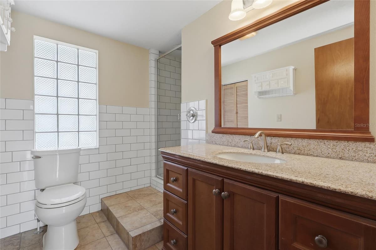 37715 DIXIE AVENUE — photo 13 of 27