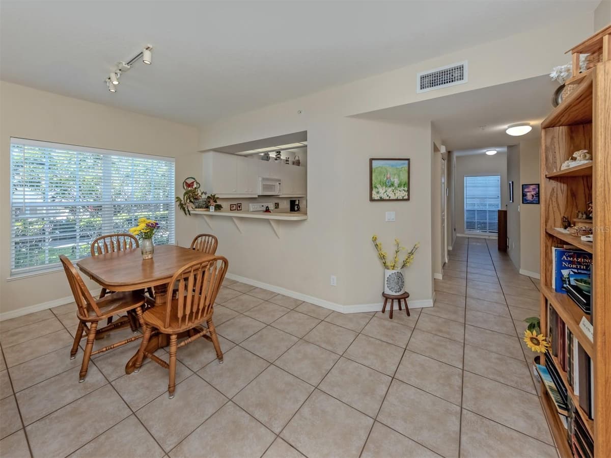 872 SARANAC LAKE DRIVE — photo 16 of 78