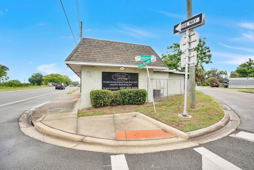 3101 ORANGE BLOSSOM TRAIL — photo 4 of 49