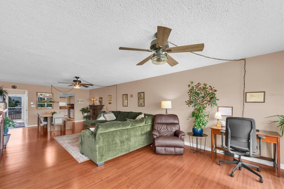 6363 GULF WINDS DRIVE — photo 7 of 38