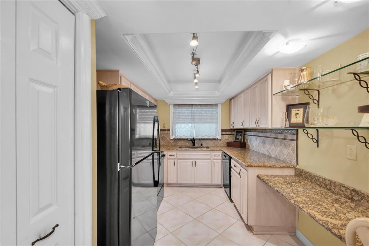 6363 GULF WINDS DRIVE — photo 15 of 38