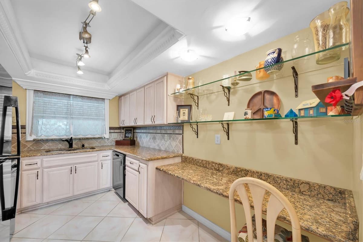 6363 GULF WINDS DRIVE — photo 13 of 38