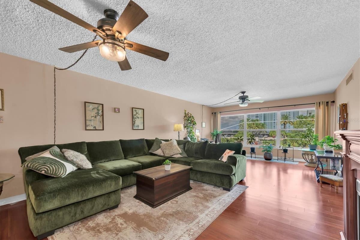 6363 GULF WINDS DRIVE — photo 5 of 38