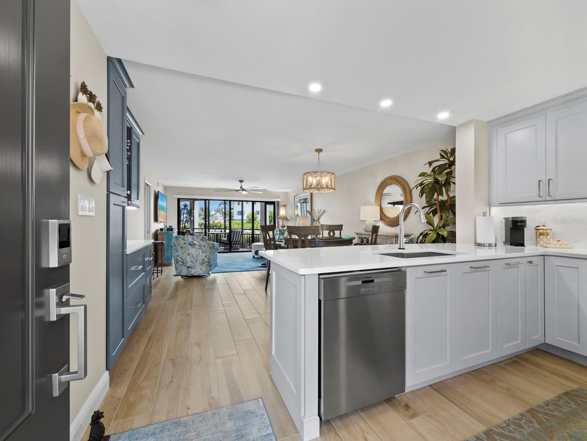 448 GULF OF MEXICO DRIVE — photo 5 of 63