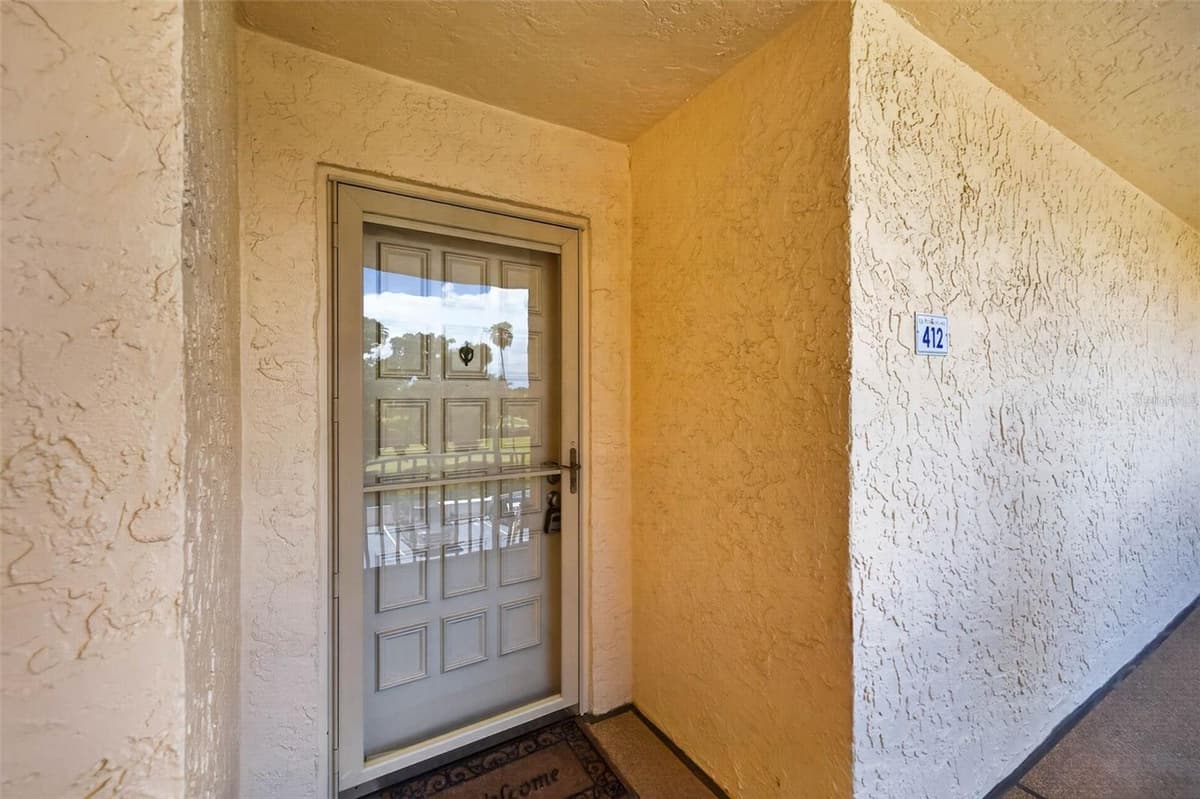 5541 PUERTA DEL SOL BOULEVARD — photo 2 of 37