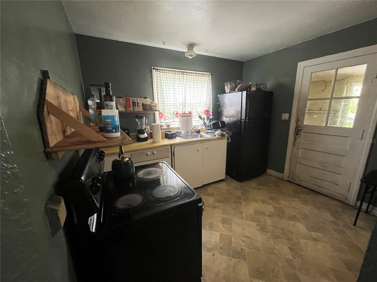 33 JOHNSON AVENUE — photo 7 of 23