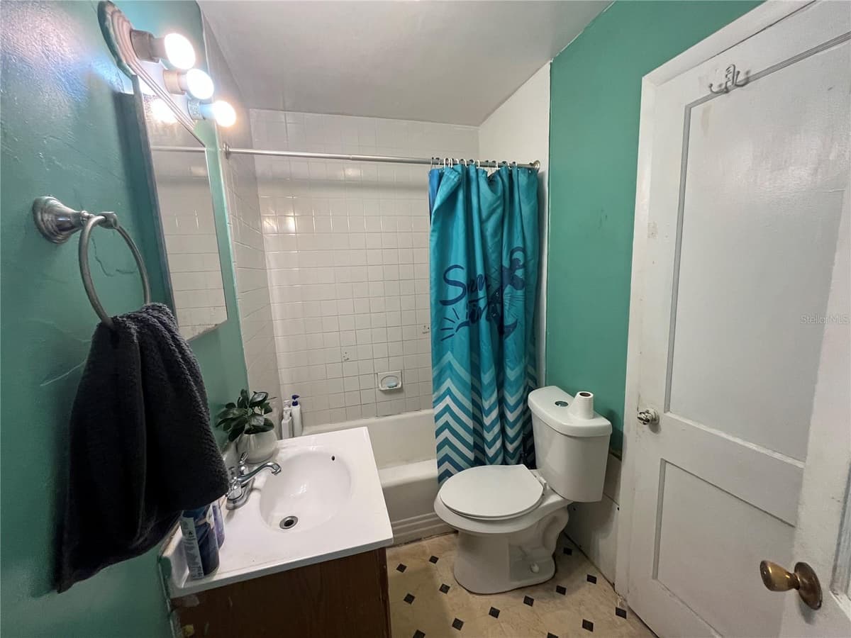 33 JOHNSON AVENUE — photo 13 of 23