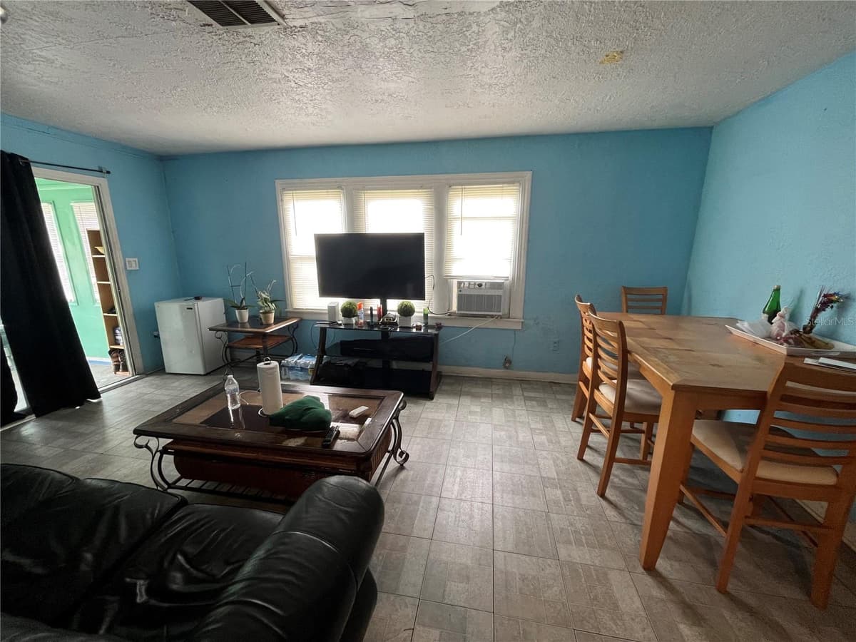 33 JOHNSON AVENUE — photo 5 of 23